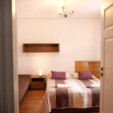 Centrum - Duzy Ogrod Bed & Breakfast *