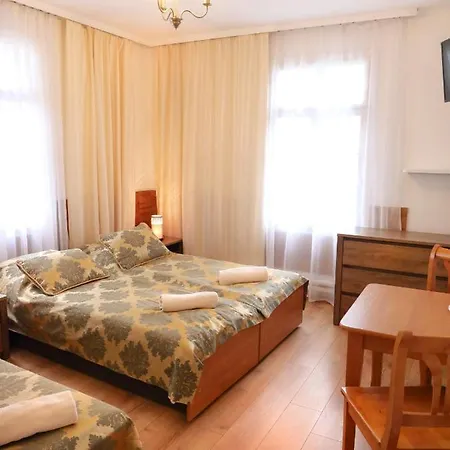 Centrum - Duzy Ogrod Oda ve Kahvaltı Szczawnica