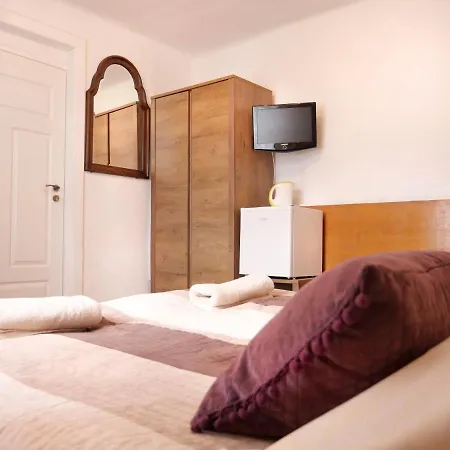Centrum - Duzy Ogrod Bed & Breakfast