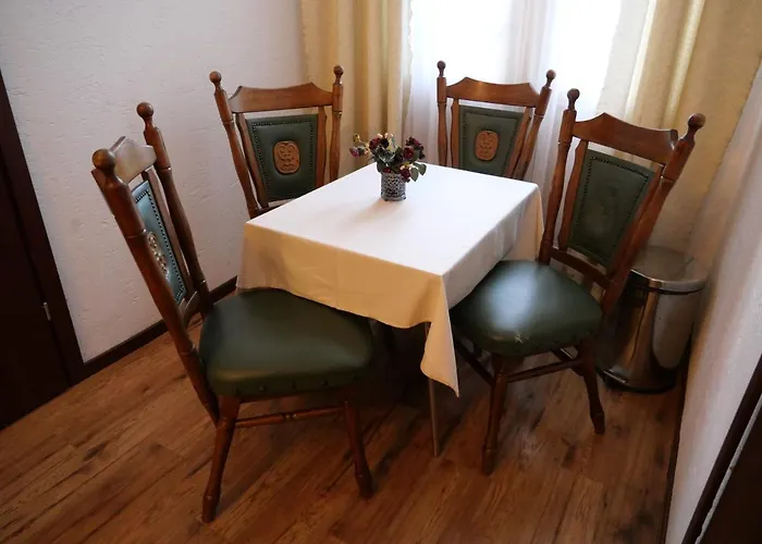 Centrum - Duży Ogród Alojamento de Acomodação e Pequeno-almoço 3*